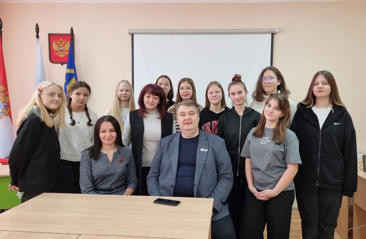 Дмитрий Александрович встретился с активистами Центра детских инициатив